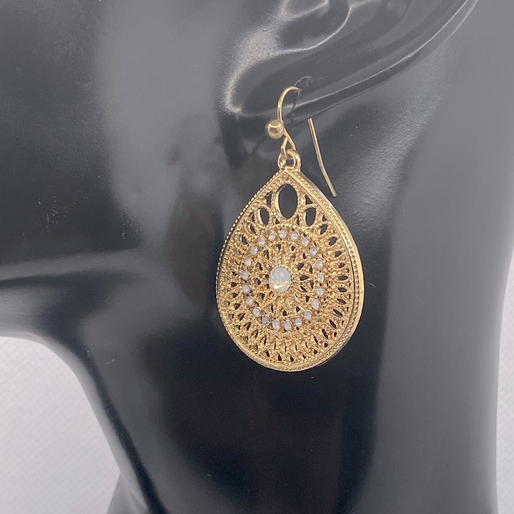 2 Pairs of high quality earrings